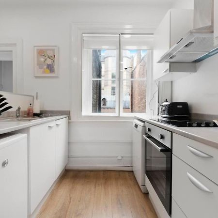 2 Bed Piccadilly Apartment 3 Лондон Екстер'єр фото
