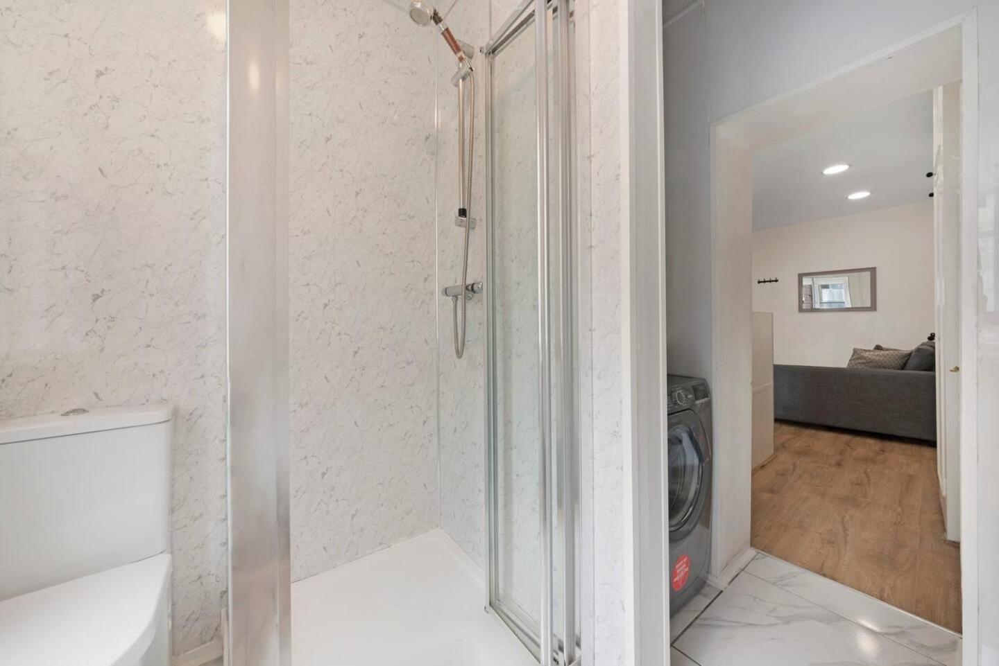 2 Bed Piccadilly Apartment 3 Лондон Екстер'єр фото