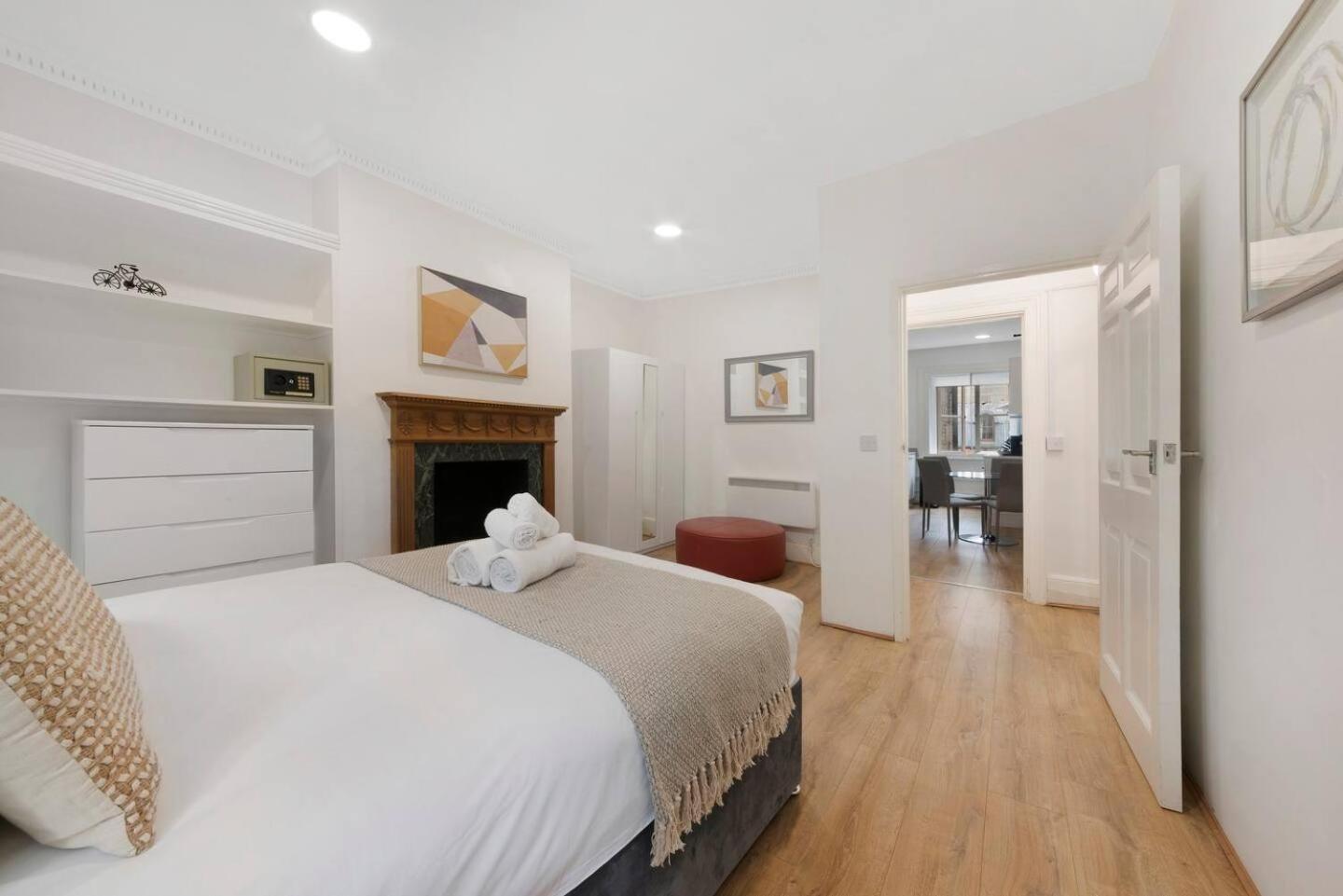 2 Bed Piccadilly Apartment 3 Лондон Екстер'єр фото