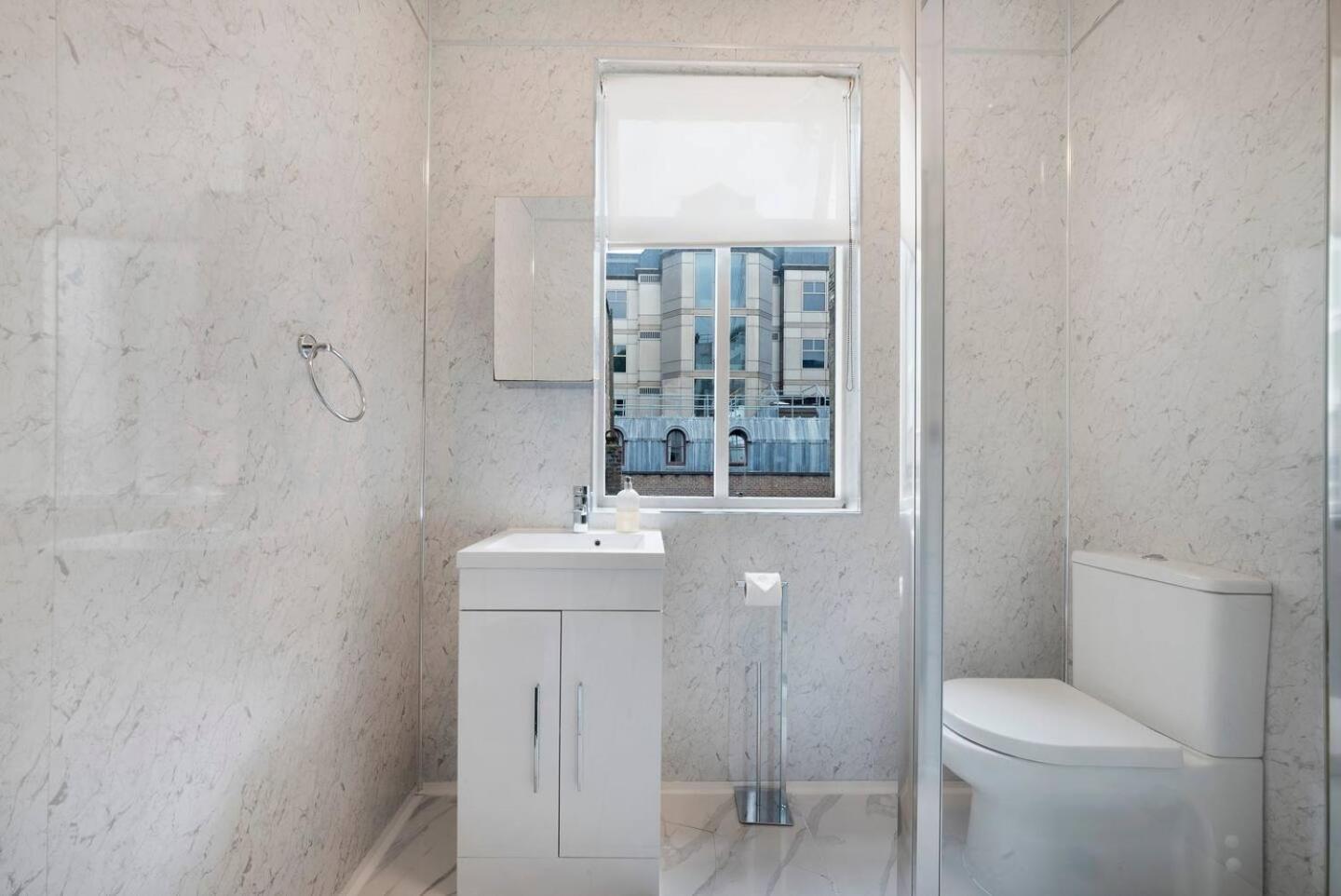 2 Bed Piccadilly Apartment 3 Лондон Екстер'єр фото